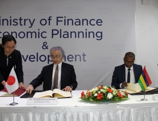 Signing of Exchange of Notes