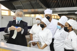 Demonstration by Ambassador KAWAGUCHI