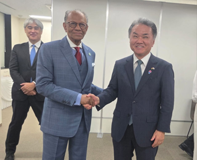 ラングーラム首相と菅大使